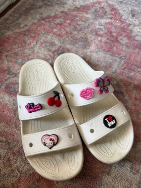 Croc slide sandal 2 strap two charms white size women’s 10